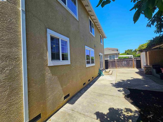 33332 Depot Rd, Union City CA: https://media.crmls.org/mediaz/d5c9d2e5-4d5f-4051-8eb0-9980dc7006ca.jpg