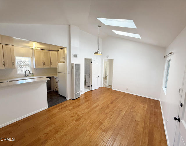 10832 Otsego Street, Los Angeles, California 91602, 2 Bedrooms Bedrooms, ,1 BathroomBathrooms,Residential Lease,For Rent,10832 Otsego Street,CRP1-23188