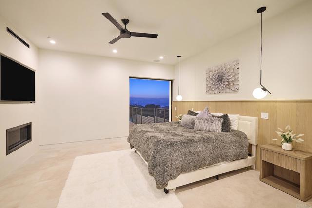 537 N Granados Avenue, Solana Beach CA: https://media.crmls.org/mediaz/d5ca9396-f849-4e3b-9955-668e9aa36a7d.jpg