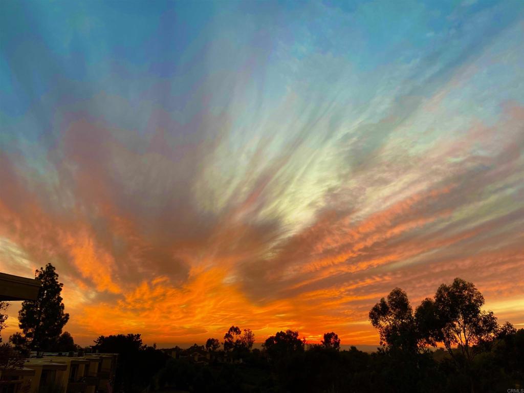 https://media.crmls.org/mediaz/d5cb5294-dd81-48be-8fe5-d79a2c377468.jpg?preset=X-Large