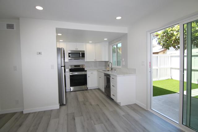9793 Caminito Cuadro, San Diego CA: https://media.crmls.org/mediaz/d5cb9e3e-8b39-473c-a153-c7d852152d06.jpg