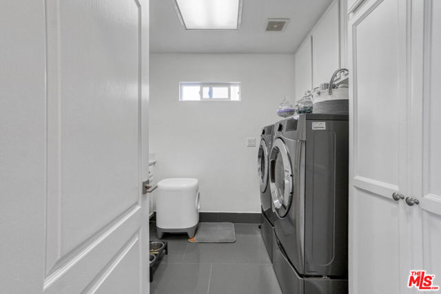 Image 18 of 63 For 17764 Sidwell Street