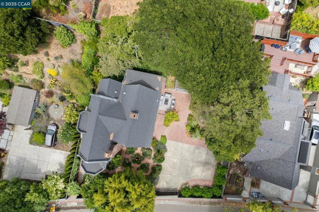 91 Tunnel Rd, Berkeley CA: https://media.crmls.org/mediaz/d5cc28f8-8f6e-41dd-90ed-fbb707b333c0.jpg