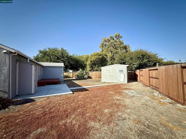 2311 Crescent Dr, Concord CA: https://media.crmls.org/mediaz/d5cc2d69-fbea-4106-9802-663c19a36cfc.jpg