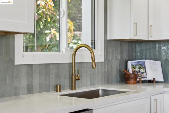 744 Coventry Road, Kensington CA: https://media.crmls.org/mediaz/d5ccd540-b7e3-40da-b75a-14a5c62452d2.jpg