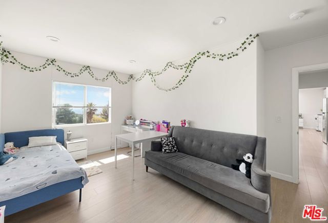 7752 Le Berthon Street, Tujunga CA: https://media.crmls.org/mediaz/d5cdc14c-1d1e-471e-bc01-e2a51552bf00.jpg