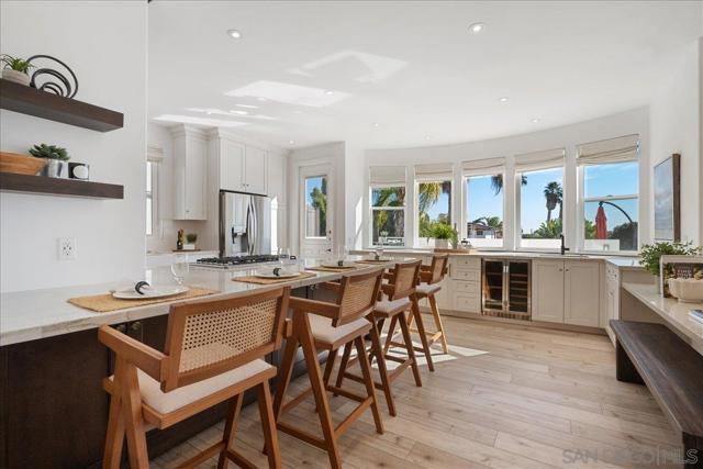 819 Van Nuys St, San Diego CA: https://media.crmls.org/mediaz/d5ce21a1-a2a4-4f5c-b230-259721d9bdb5.jpg