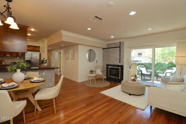 Detail Gallery Image 10 of 33 For 3855 Ingraham St #204,  Los Angeles,  CA 90005 - 3 Beds | 2 Baths