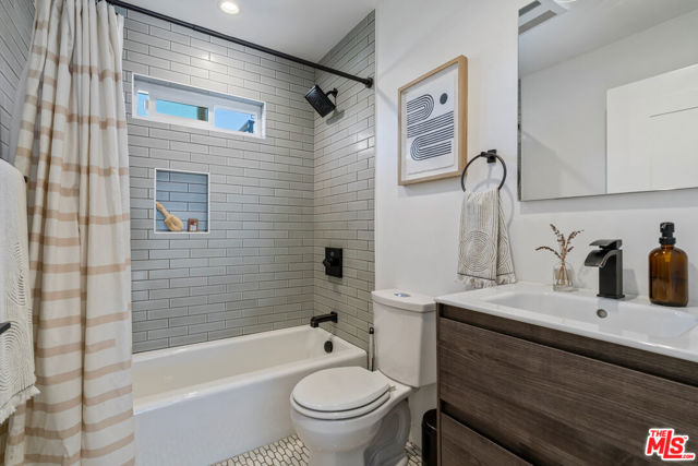 1711 Bridgeport Drive photo 36