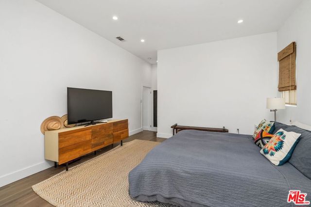4139 Camero Avenue, Los Angeles CA: https://media.crmls.org/mediaz/d5cfd470-9aa7-431c-b5fa-44ebb16dc65c.jpg
