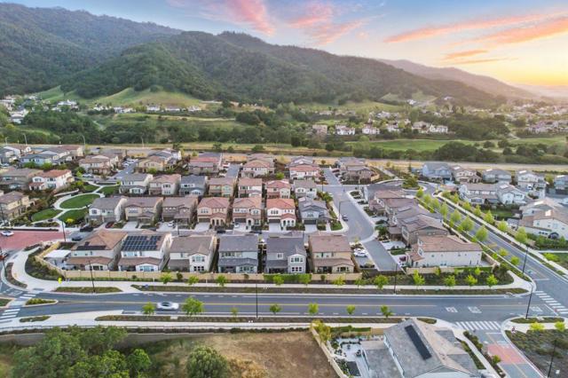 7081 Kirigin Way, Gilroy CA: https://media.crmls.org/mediaz/d5d069bb-1c3e-403d-a8b5-9ad2e01dd1dc.jpg