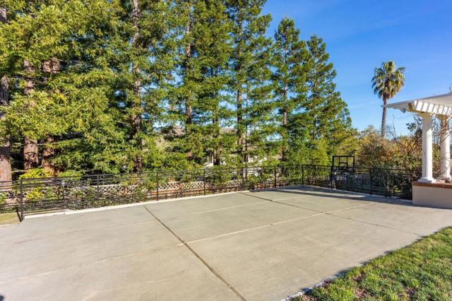 2496 Butternut Drive, Hillsborough CA: https://media.crmls.org/mediaz/d5d0983f-b306-461f-8db8-25980dcfc871.jpg