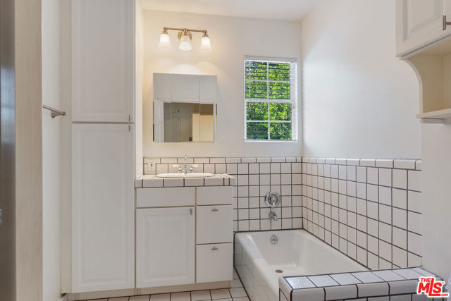 4659 Morse Avenue, Sherman Oaks CA: https://media.crmls.org/mediaz/d5d16232-0388-472b-99bc-b80db9f985ad.jpg