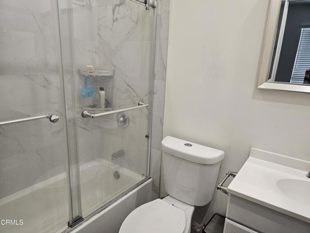 Detail Gallery Image 5 of 19 For 14550 Burbank Bld #105,  Sherman Oaks,  CA 91411 - 1 Beds | 1/1 Baths