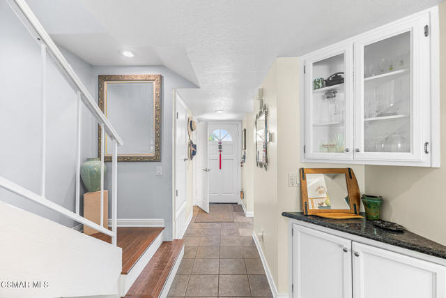 5720 Skyview Way, Agoura Hills CA: https://media.crmls.org/mediaz/d5d20173-7b76-4f54-a8fd-8183389ff28d.jpg