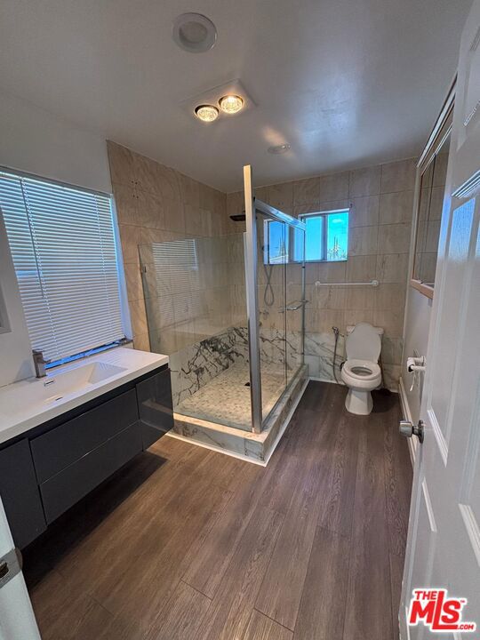 5049 Hesperia Avenue, Encino CA: https://media.crmls.org/mediaz/d5d3e1c8-dc38-4023-8925-2b2af06a048e.jpg