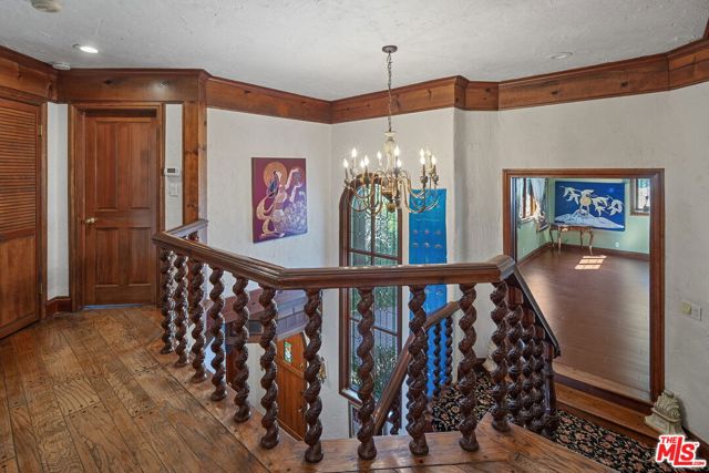 1610 N Beverly Drive, Beverly Hills CA: https://media.crmls.org/mediaz/d5d40446-eefd-4ba0-a99f-8cd8f27a273e.jpg