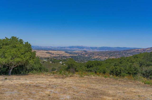 12167 Saddle Road, Carmel Valley CA: https://media.crmls.org/mediaz/d5d4c962-8b7e-441f-87cb-e0ccd6c8bfeb.jpg