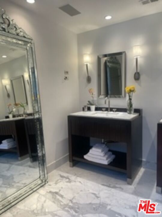 9033 VISTA GRANDE Street, West Hollywood CA: https://media.crmls.org/mediaz/d5d6435c-4a20-486e-8cc2-734095a40d95.jpg
