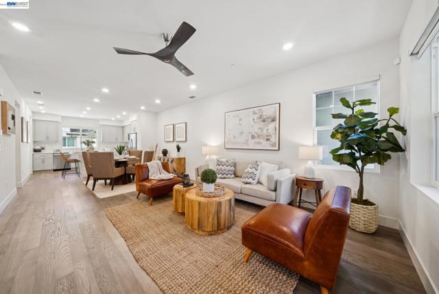 57109 Via Vicenza, San Ramon CA: https://media.crmls.org/mediaz/d5d7356e-4806-428f-88e2-23deea6041eb.jpg