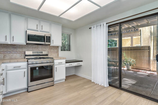 3011 Marigold Place, Thousand Oaks CA: https://media.crmls.org/mediaz/d5d78269-72d6-4da3-8346-89e4930f51de.jpg