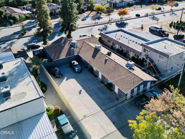 3840 White Lane, Bakersfield CA: https://media.crmls.org/mediaz/d5d79287-a691-470b-aaad-b4652d287d48.jpg