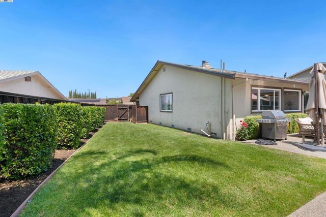 1163 Lomitas Ave, Livermore CA: https://media.crmls.org/mediaz/d5d7c1eb-0a9f-40f0-954b-cce500e1e130.jpg