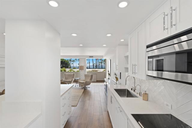 1820 Avenida del Mundo, Coronado CA: https://media.crmls.org/mediaz/d5da14dc-cf51-4980-805b-b31e1c361872.jpg