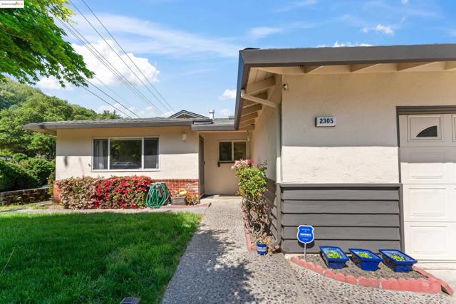 2305 Marlin Court, Pinole CA: https://media.crmls.org/mediaz/d5dab0ea-73dc-4e00-9e64-d3df9e3a1018.jpg