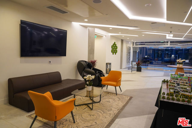 414 N Orange Street, Glendale CA: https://media.crmls.org/mediaz/d5db1c91-5b31-4cd1-8ea3-31faf846abd1.jpg