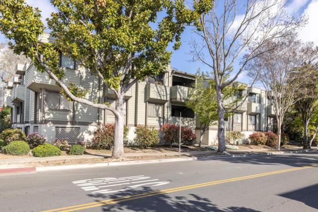 617 Forest Avenue, Palo Alto CA: https://media.crmls.org/mediaz/d5db7391-997e-4761-aa4e-fb8bc8929c4e.jpg