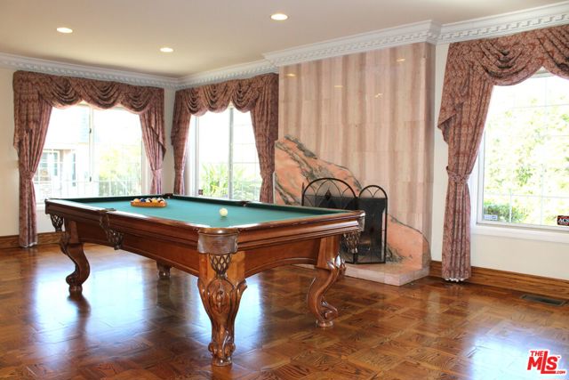 11502 Dona Teresa Drive, Studio City CA: https://media.crmls.org/mediaz/d5dc64a3-c968-4cbc-b364-0730d9a833d1.jpg