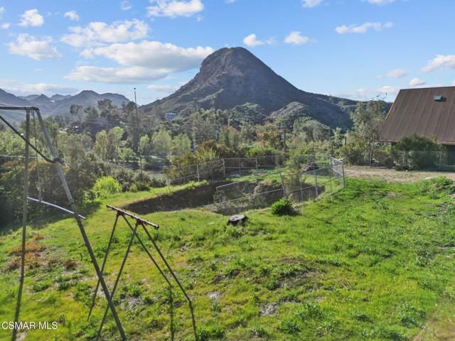 2239 Pinecrest Road, Agoura Hills CA: https://media.crmls.org/mediaz/d5dccd36-79ae-4b50-bfb4-2dbd14459f9b.jpg