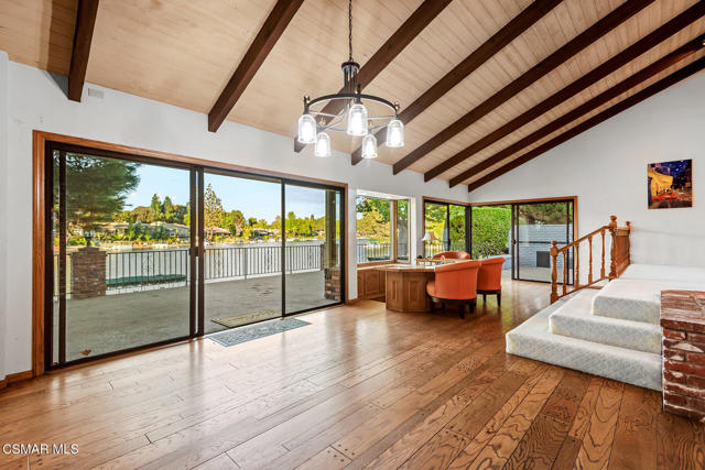 1275 Westwind Circle, Westlake Village CA: https://media.crmls.org/mediaz/d5de5d13-4b04-4392-b113-0035afa75d27.jpg