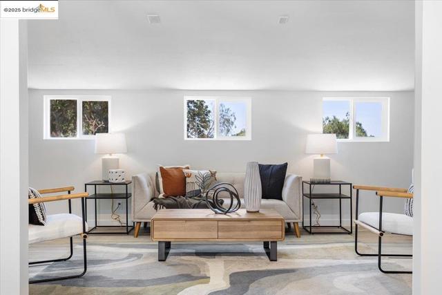 5665 Victoria LN, Livermore CA: https://media.crmls.org/mediaz/d5de87c4-ed9b-44d9-96cc-98e16fdea83f.jpg