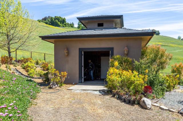 9540 Via Del Oro, Gilroy CA: https://media.crmls.org/mediaz/d5df4234-155d-48e1-a713-32f3f6052f35.jpg