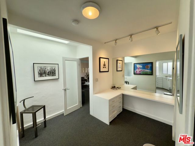2714 4th Street, Santa Monica CA: https://media.crmls.org/mediaz/d5e011f1-f894-42cd-8e3f-235b3f1a7257.jpg