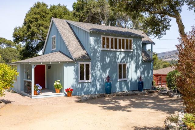 18 Upper Circle, Carmel Valley CA: https://media.crmls.org/mediaz/d5e015cb-4540-4053-8efd-8cbc6362feb0.jpg