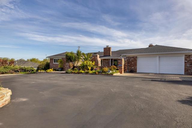 27302 Highway 1, Carmel CA: https://media.crmls.org/mediaz/d5e02ccc-65c0-44bb-a42b-16cbce09ef62.jpg