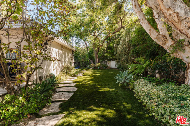 17340 Cumpston Street photo 33