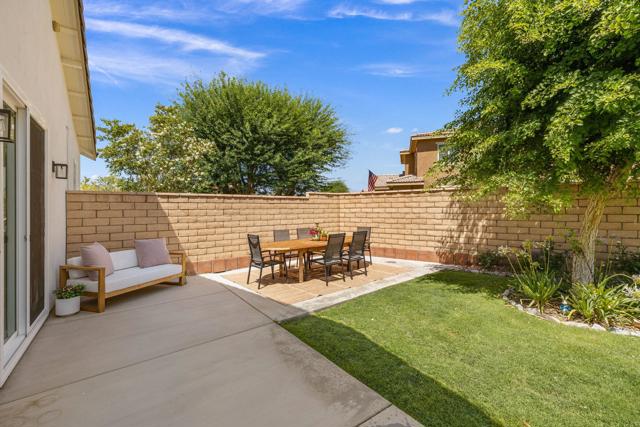 Image 34 of 76 For 79938 Dewsbury Drive