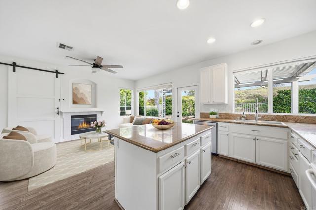 Detail Gallery Image 4 of 49 For 6438 Lilium Ln, Carlsbad,  CA 92011 - 3 Beds | 2 Baths