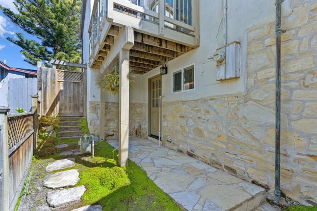 925 Cass Street, Monterey CA: https://media.crmls.org/mediaz/d5e19d25-53ca-4d20-b07c-4ab34308391c.jpg