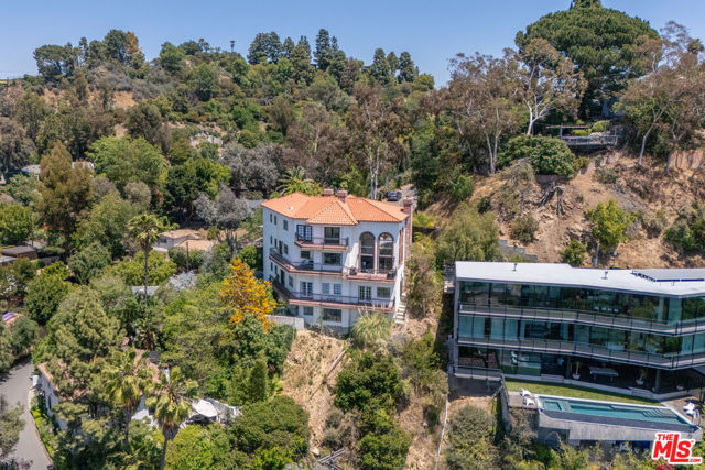 2651 La Cuesta Drive, Los Angeles CA: https://media.crmls.org/mediaz/d5e1dd70-ba42-4107-95cd-963b0e32b8d9.jpg