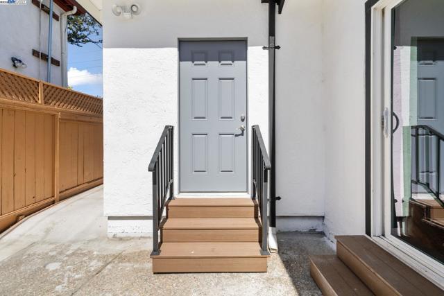 4189 Ogden Dr, Fremont CA: https://media.crmls.org/mediaz/d5e234e6-aa5b-4862-be5e-18f250f9bdaf.jpg