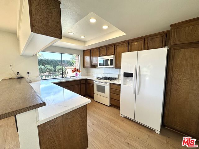 7756 Sailboat Circle, Huntington Beach CA: https://media.crmls.org/mediaz/d5e2936b-a108-4147-8240-2dda0b2754b3.jpg