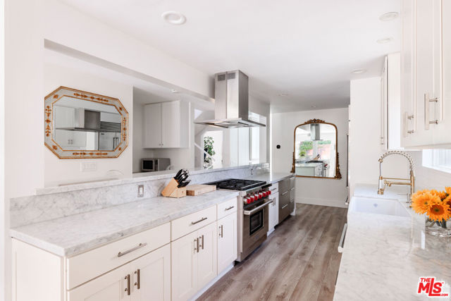 3739 Barry Avenue, Los Angeles CA: https://media.crmls.org/mediaz/d5e2eb3f-ed37-4c2a-a7d3-c4a4265deebe.jpg