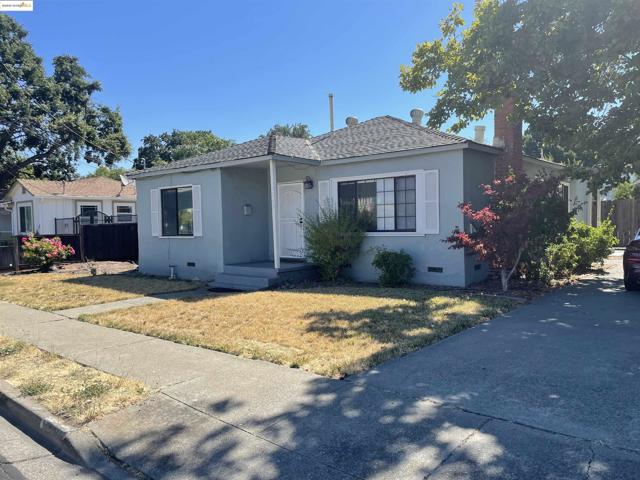 1260 Mesa St, Concord CA: https://media.crmls.org/mediaz/d5e3142a-6f41-4cc3-9d90-21f0f302c108.jpg