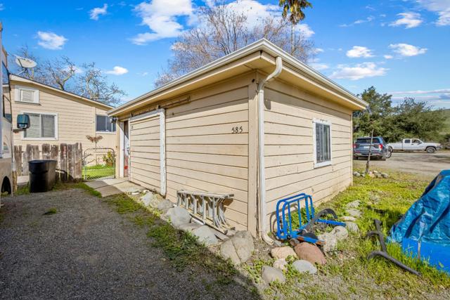 584585 Monterey Road, Morgan Hill CA: https://media.crmls.org/mediaz/d5e4748e-f680-404d-8810-fcfd53fef57f.jpg