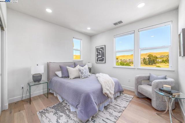 7018 Stags Leap Ln, Dublin CA: https://media.crmls.org/mediaz/d5e4f92d-d75f-4882-8d6c-d5a722276f26.jpg